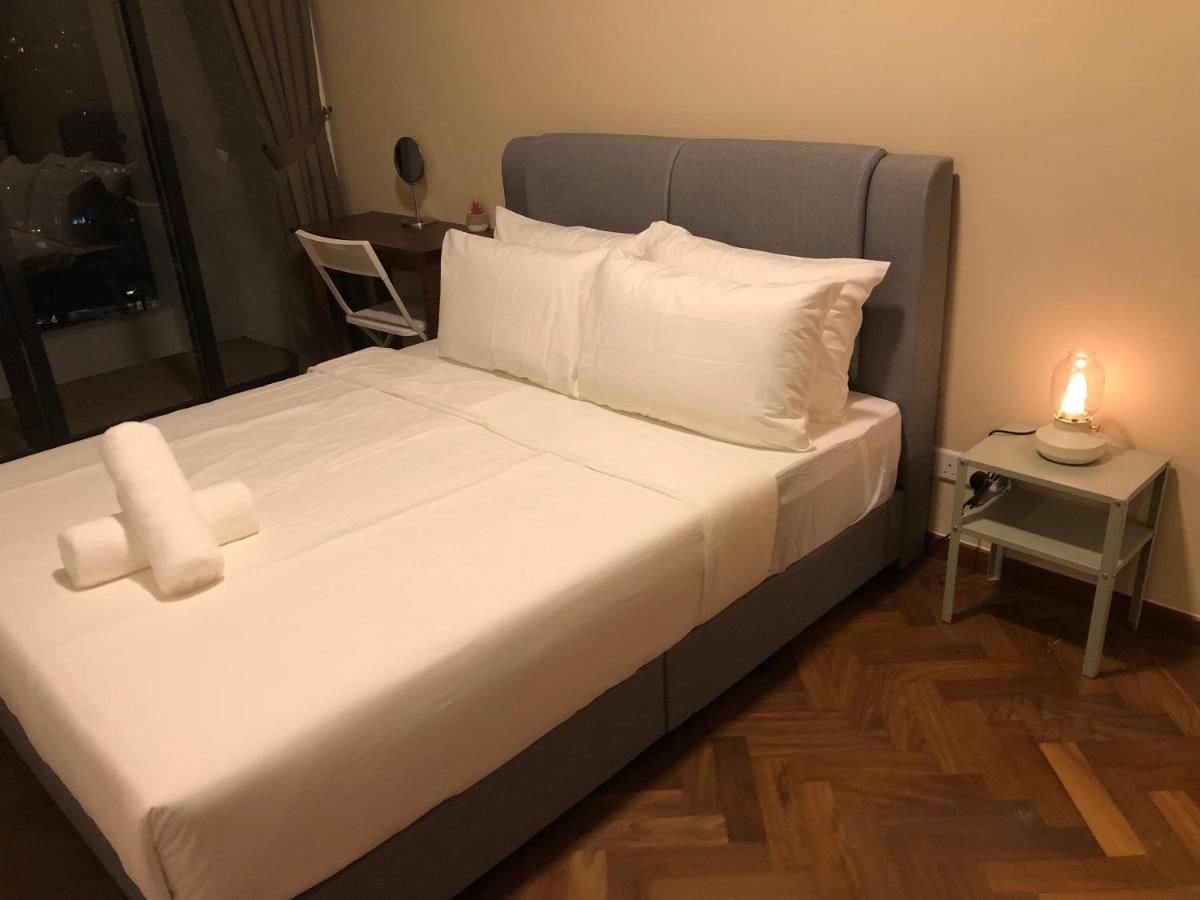 Seaview Water Purify Cozy Comfortable For Short & Long Stay In The Landmark By Katana George Town Exterior photo