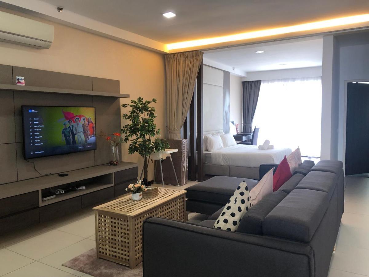 Seaview Water Purify Cozy Comfortable For Short & Long Stay In The Landmark By Katana George Town Exterior photo