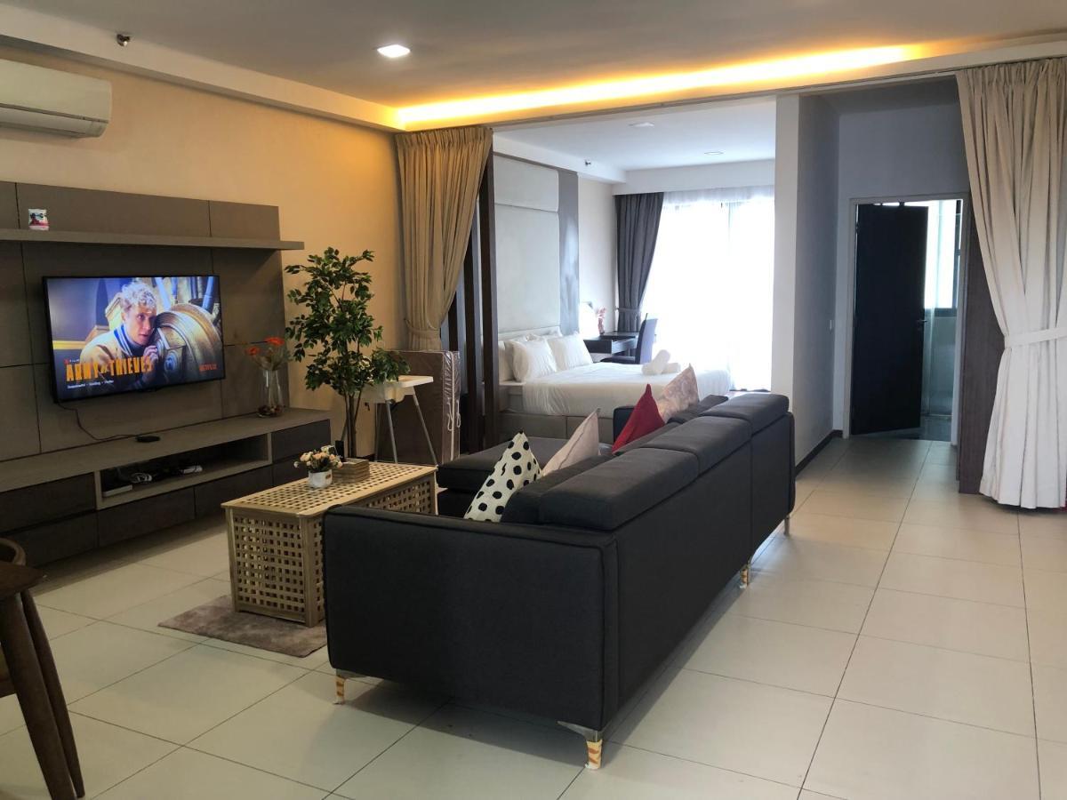 Seaview Water Purify Cozy Comfortable For Short & Long Stay In The Landmark By Katana George Town Exterior photo