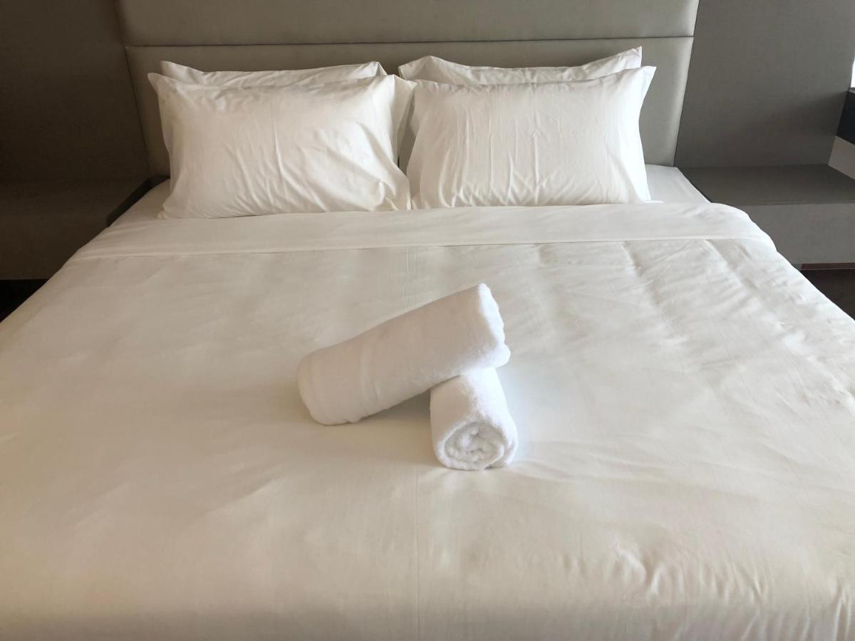 Seaview Water Purify Cozy Comfortable For Short & Long Stay In The Landmark By Katana George Town Exterior photo