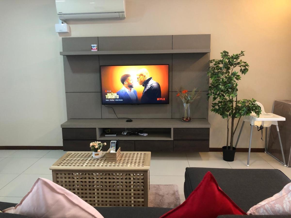 Seaview Water Purify Cozy Comfortable For Short & Long Stay In The Landmark By Katana George Town Exterior photo