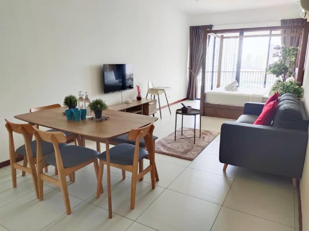 Seaview Water Purify Cozy Comfortable For Short & Long Stay In The Landmark By Katana George Town Exterior photo