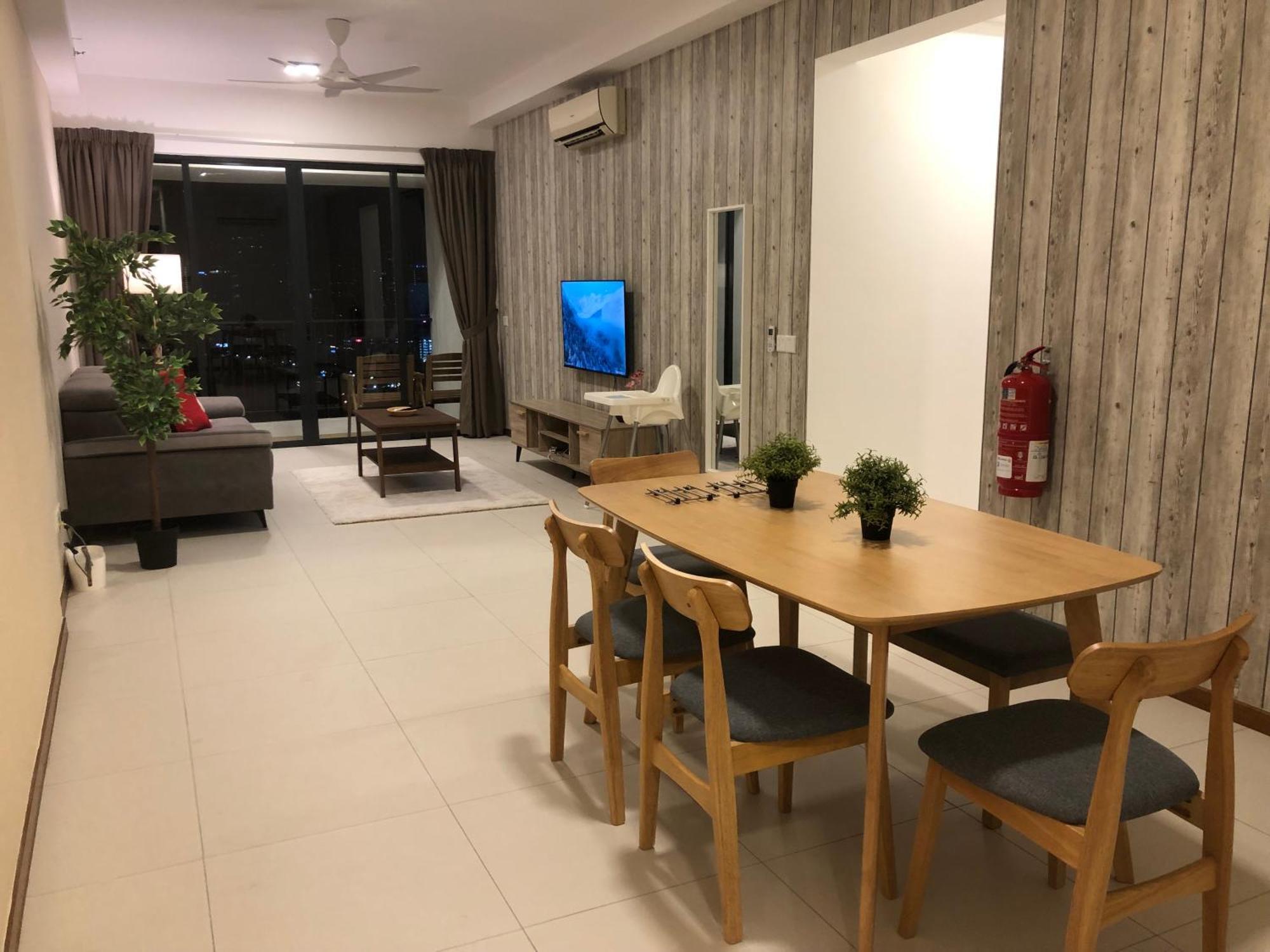 Seaview Water Purify Cozy Comfortable For Short & Long Stay In The Landmark By Katana George Town Exterior photo